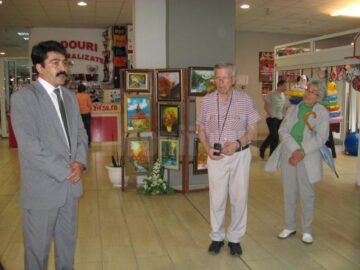 Expoziția de pictură „O pată de culoare” etalează 35 de lucrări