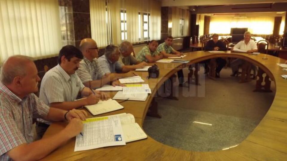 Ion Lungu: „Suntem interesați de calitatea lucrărilor și de încadrarea în termen, dar cea mai importantă problemă este refacerea străzilor” Ion Lungu: „Suntem interesați de calitatea lucrărilor și de încadrarea în termen, dar cea mai importantă problemă este refacerea străzilor”