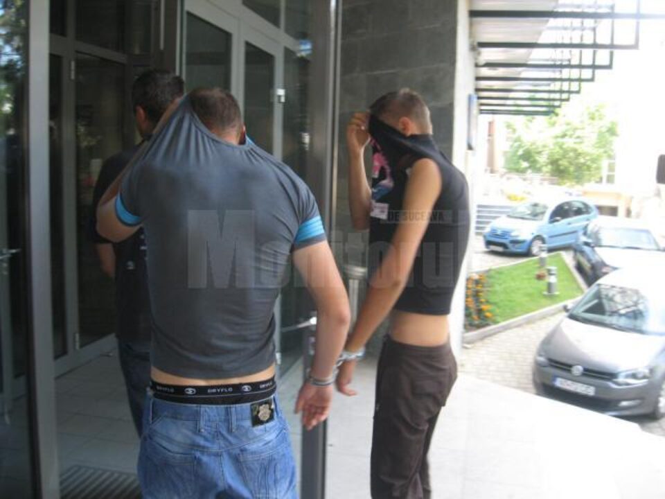Cei doi suspecți, Gabriel Repede și Constantin Cucu, aduși la audieri la sediul Parchetelor Cei doi suspecți, Gabriel Repede și Constantin Cucu, aduși la audieri la sediul Parchetelor