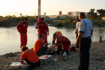 Bărbatul a fost resuscitat de echipajul SMURD venit la fața locului și apoi transportat la Spitalul Județean Suceava