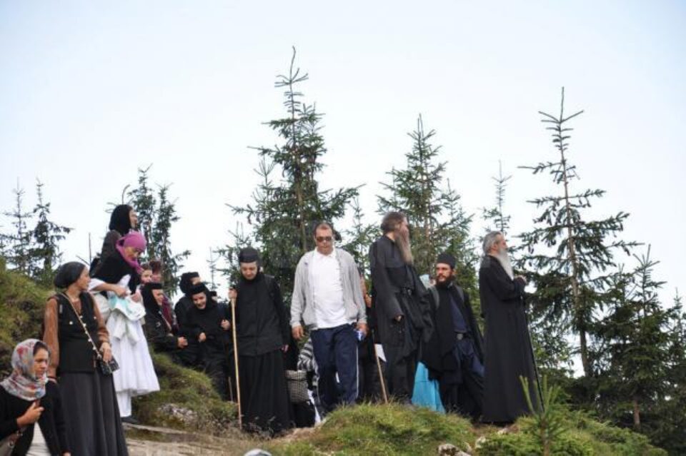 Aproape o mie de pelerini au trăit sărbătoarea Schimbării la Față la Mănăstirea Ceahlău