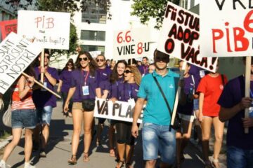 Studenții au reclamat că tinerii din România sunt trimiși la coada vacii
