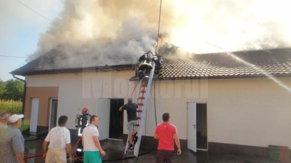 Incendiu violent la o brutărie din Rădăuți