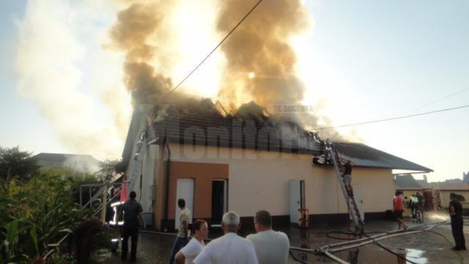Incendiu violent la o brutărie din Rădăuți
