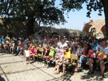 Spectacole de teatru pentru copii