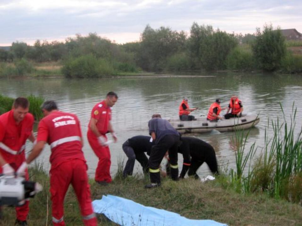 Doi tineri s-au înecat în râul Suceava