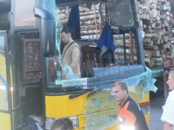 14 persoane au fost rănite, doua fiind în stare critică. Foto: Orizont.info