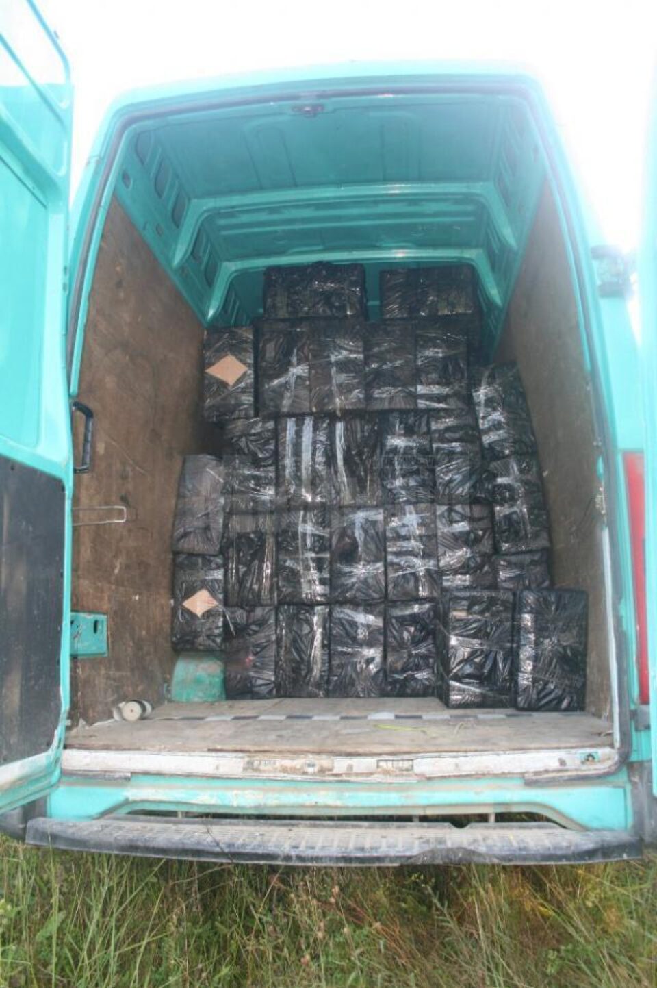 Țigările au fost duse la sediul Punctului de lucru Vicov pentru continuarea cercetărilor