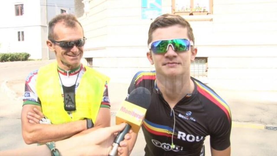 Campionul balcanic Lucian Buga, alături de tatăl său, Mugur Buga