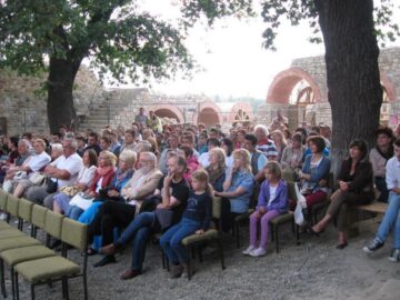 Teatru la Cetate