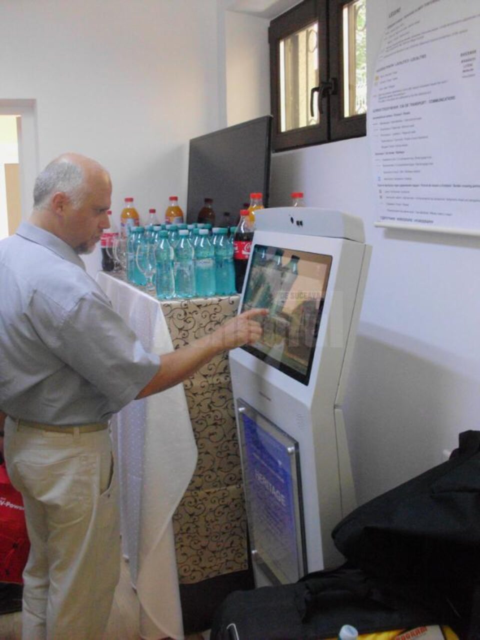 Situat pe strada Universității, la parterul fostului hotel Clasic, centrul este dotat cu aparatură specifică