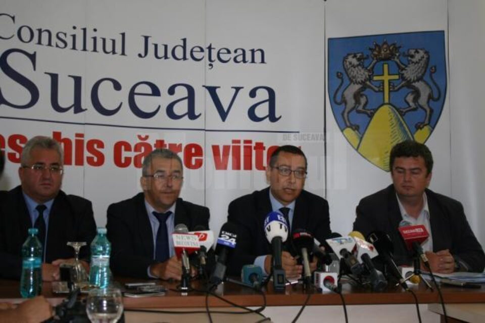 Premierul Victor Ponta, alături de oficialitățile sucevene