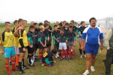 Terenul din Imaș Vale din Plopeni a fost ieri gazda unei ample acțiuni de promovare a rugbiului