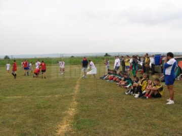 Terenul din Imaș Vale din Plopeni a fost ieri gazda unei ample acțiuni de promovare a rugbiului