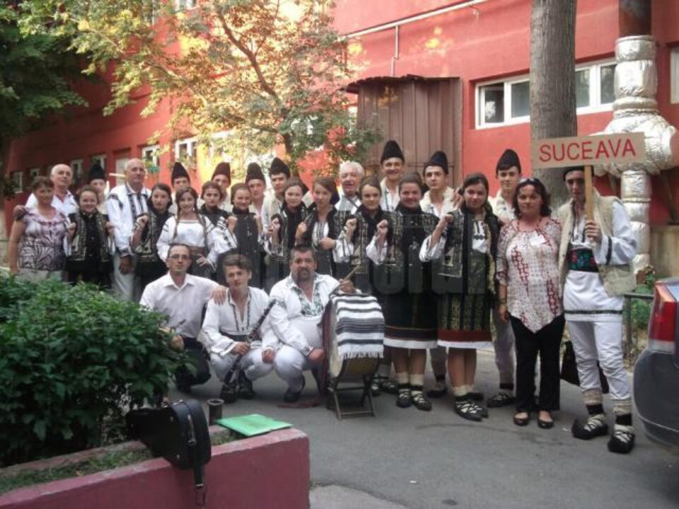 Ansamblul „Stejărelul” din Cajvana a câștigat premiul I la Festivalul Internațional de Folclor ,,Peștișorul de Aur”