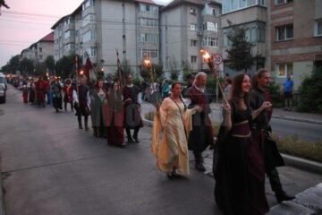 Paradă cu făclii, pe străzile Sucevei