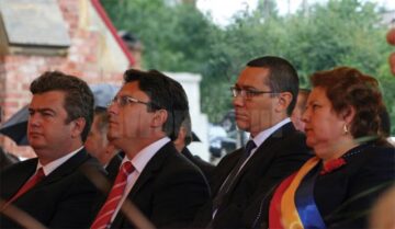 Premierul a ajuns la Cacica puțin după ora 11.00 și a asistat la ceremonia religioasă o oră