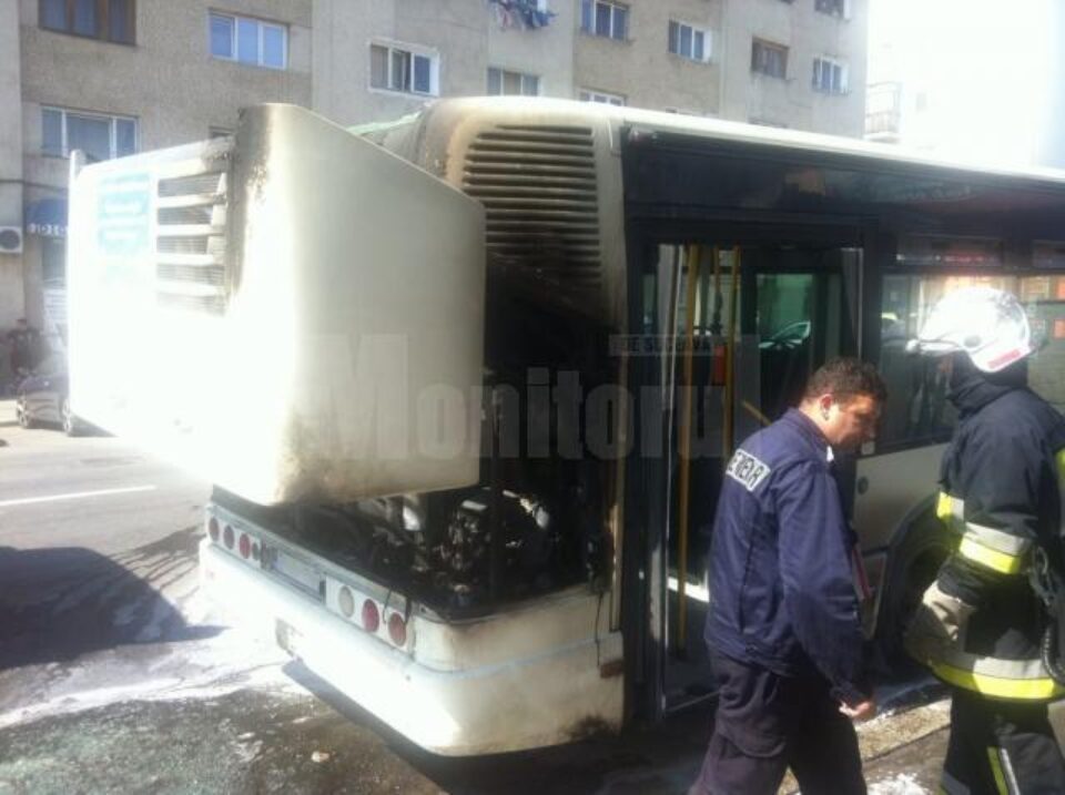 Un autobuz TPL a luat foc la plecarea în cursă