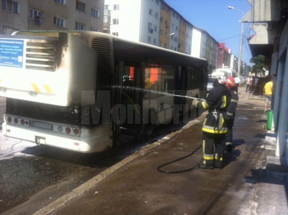 Pompierii au stabilit că incendiul a fost provocat de un scurtcircuit