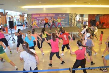 Patru instructori au organizat un eveniment sportiv-caritabil, numit „Zumba pentru Autism”
