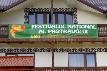Festivalul Național al Păstrăvului s-a desfășurat în comuna-muzeu Ciocănești