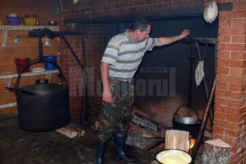 Festivalul Național al Păstrăvului s-a desfășurat în comuna-muzeu Ciocănești