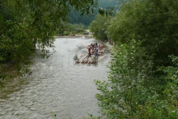 Festivalul Național al Păstrăvului s-a desfășurat în comuna-muzeu Ciocănești