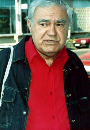 Spectacole cu săli arhipline, teatru și poezie, sub zodia secerii și ciocanului