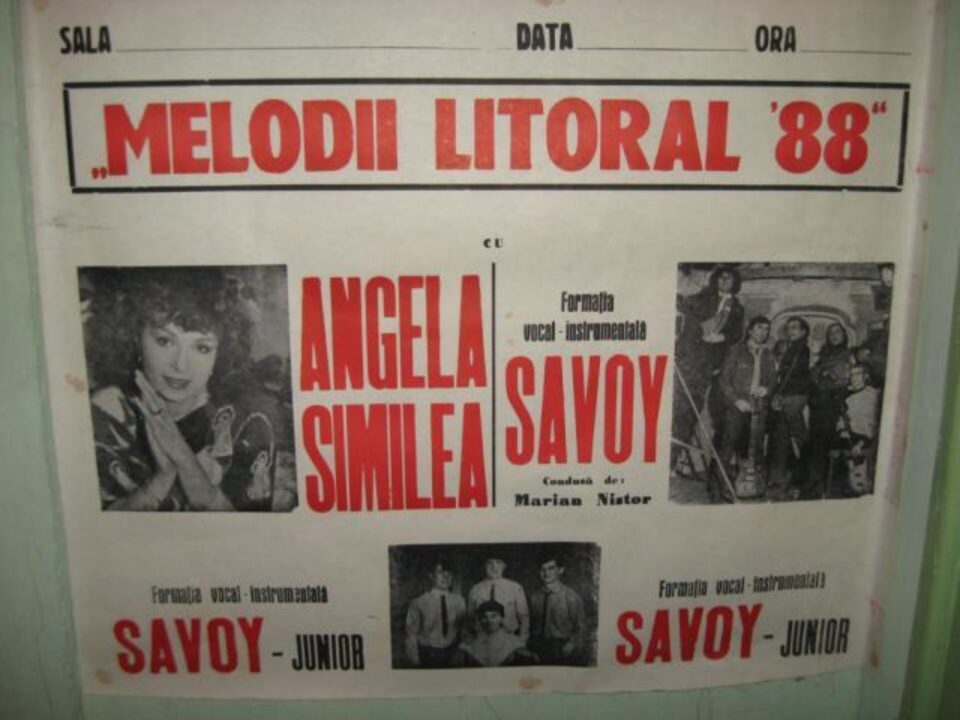 Spectacole cu săli arhipline, teatru și poezie, sub zodia secerii și ciocanului