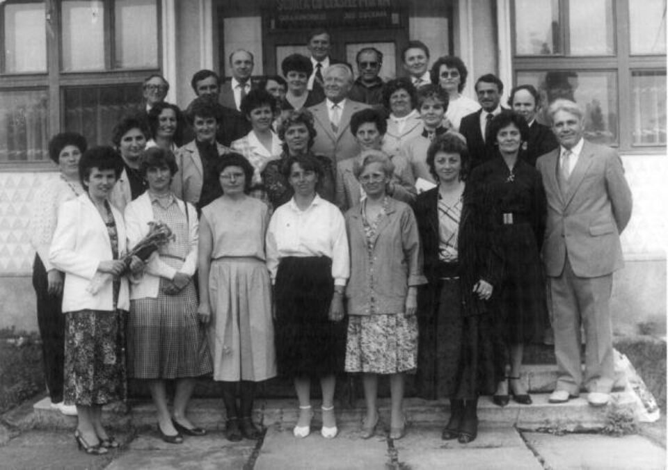 Foștii dvs. elevi ai Liceului Pedagogic Gura Humorului, promoția 1971