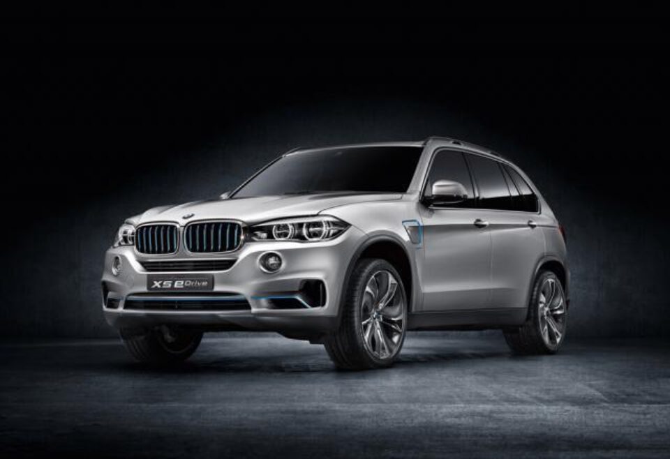 BMW va dezvălui la Frankfurt noul X5 și conceptul X5 eDrive