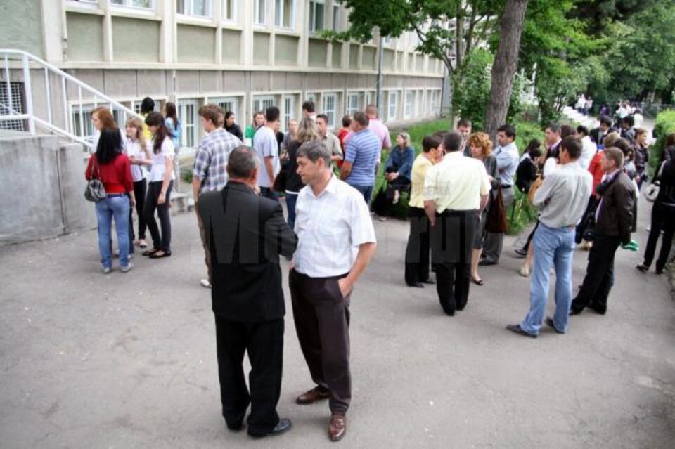 Polițiștii au participat la 1.427 ședințe cu elevii în anul școlar 2012-2013