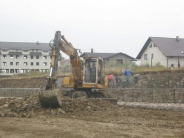 După suplimentarea numărului de oameni, ampla lucrare de apărare împotriva inundațiilor ar urma să fie finalizată pe 15 noiembrie a.c.