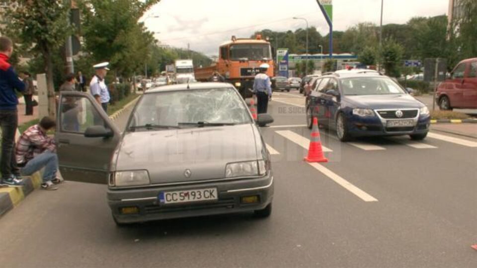 Deși impactul a fost destul de violent, pietonul lovindu-se de parbriz, din fericire consecințele nu au fost grave Deși impactul a fost destul de violent, pietonul lovindu-se de parbriz, din fericire consecințele nu au fost grave