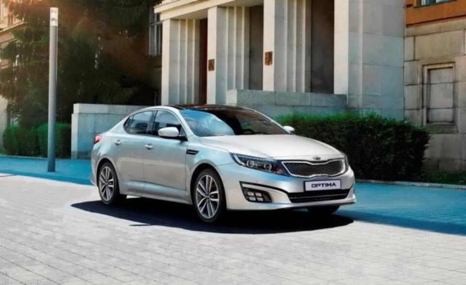 Kia retușează sedanul Optima