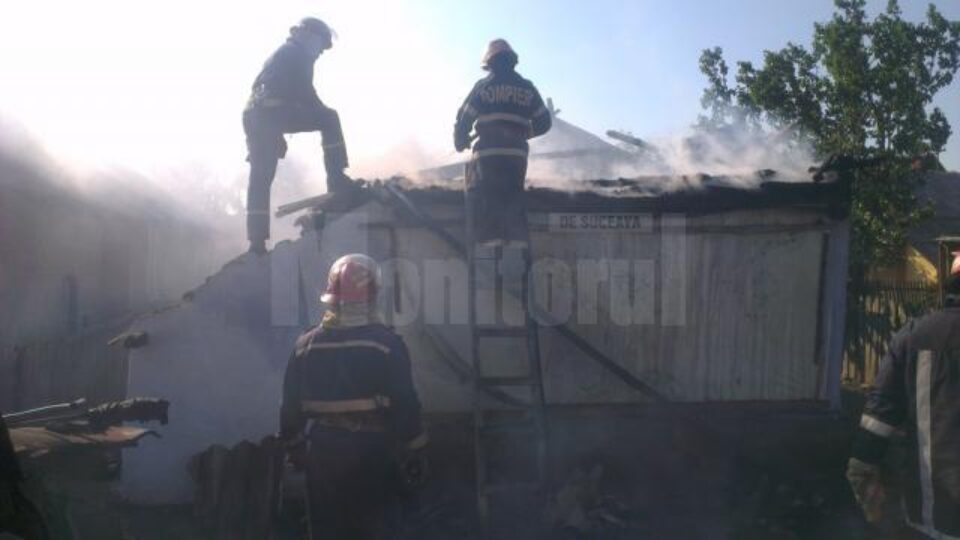 Două bătrâne, surori, au provocat o explozie urmată de incendiu, în timp ce încercau să monteze o butelie Două bătrâne, surori, au provocat o explozie urmată de incendiu, în timp ce încercau să monteze o butelie