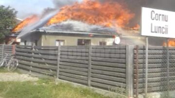 Incendiul foarte puternic a mistuit gospodăriile a doi frați și hala unei societăți de transport din localitate