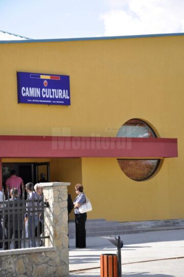 Cămin cultural din Mitocu Dragomirnei, realizat cu implicarea directă a deputatului PDL de Suceava, Ioan Balan