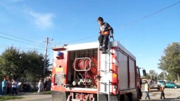 Alex, fiul în vârstă de 12 ani al preotului