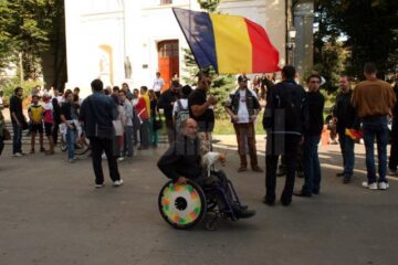 La mitingul de ieri după-amiază de la Suceava au participat peste o sută de persoane