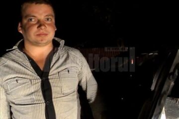 Dumitru Daneliuc s-a infiltrat printre mașinile de nuntă după ce în prealabil își legase de oglinzi semne specifice nuntașilor