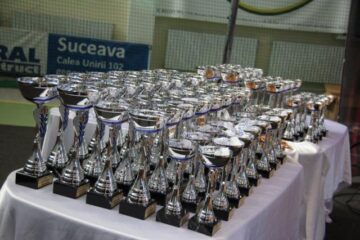 Diplome, cupe, medalii si premii pentru cei mai buni dansatori