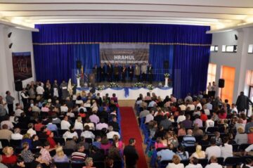 Câteva sute de oameni au fost prezenți ieri, de Sfânta Maria, la inaugurarea noului cămin cultural al comunei Mitocu Dragomirnei