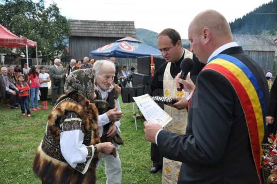 Cuplurile sărbătorite au participat la slujba de mulțumire