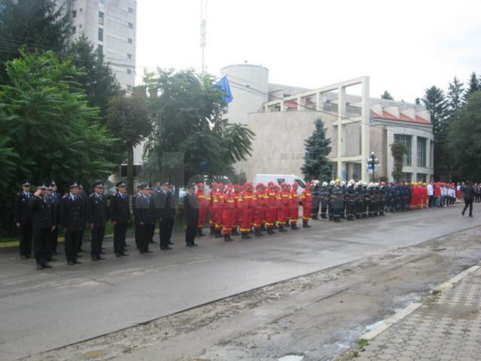 Ziua Pompierilor, ceremonial restrâns în semn de doliu față de nenorcirea de la Galați
