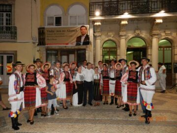 Ansamblul Artistic „Arcanul USV”, opt spectacole în Portugalia, în fața a peste 5.000 de spectatori