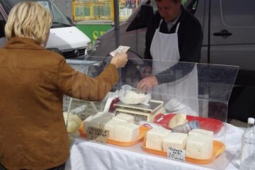 Delicatese lactate la Târgul Alimenta Tradițional