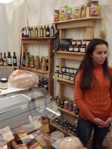 Delicioase produse tradiționale și o mie de porții gratuite de fasole cu afumătură, la Târgul Alimenta Tradițional