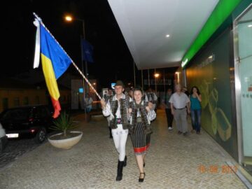 Ansamblul Artistic „Arcanul USV”, opt spectacole în Portugalia, în fața a peste 5.000 de spectatori