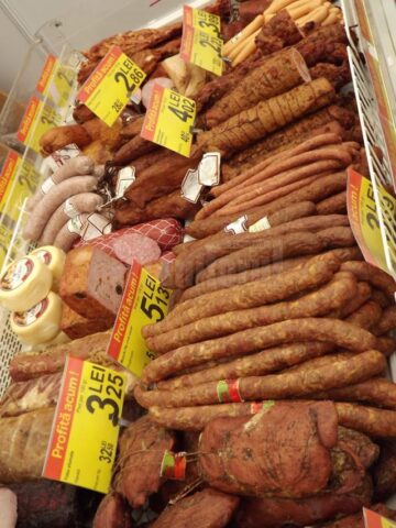 Delicioase produse tradiționale și o mie de porții gratuite de fasole cu afumătură, la Târgul Alimenta Tradițional